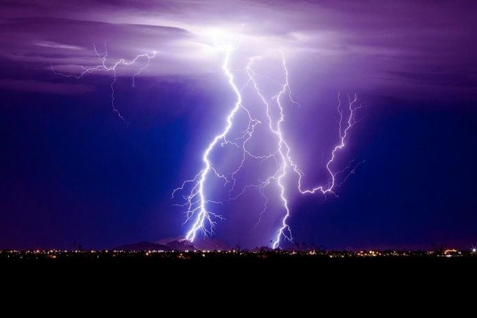 Predict Lightning Strikes Thanks To Artificial Intelligence