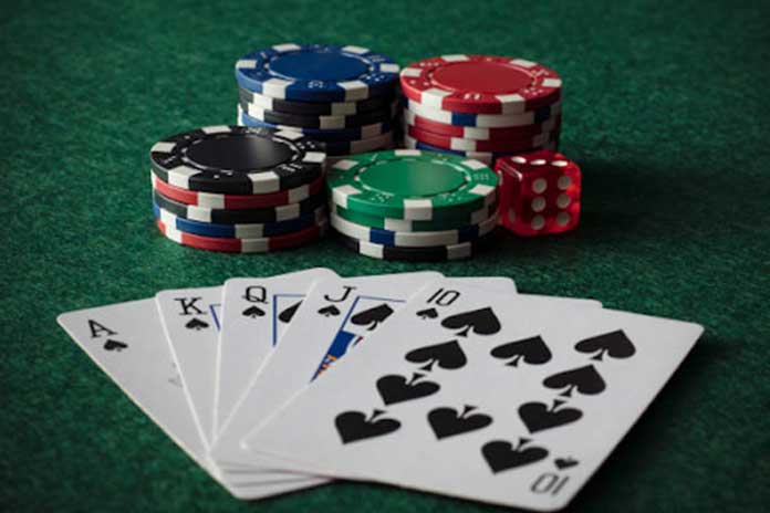 Know When And How To Bluff In Online Poker